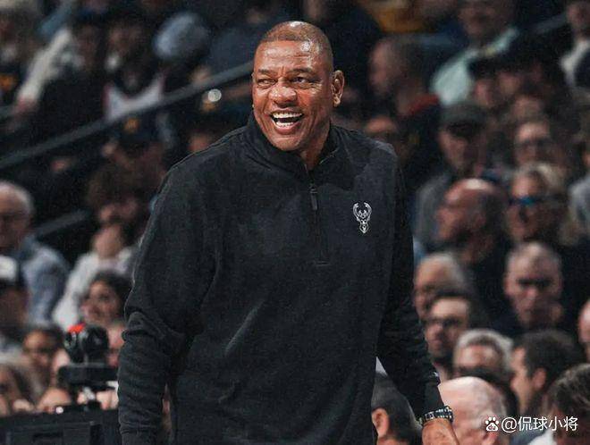 南宫28-关于字母哥回归赛场，爆冷首场状态亮眼，塞尔维亚队观众沸腾！的信息