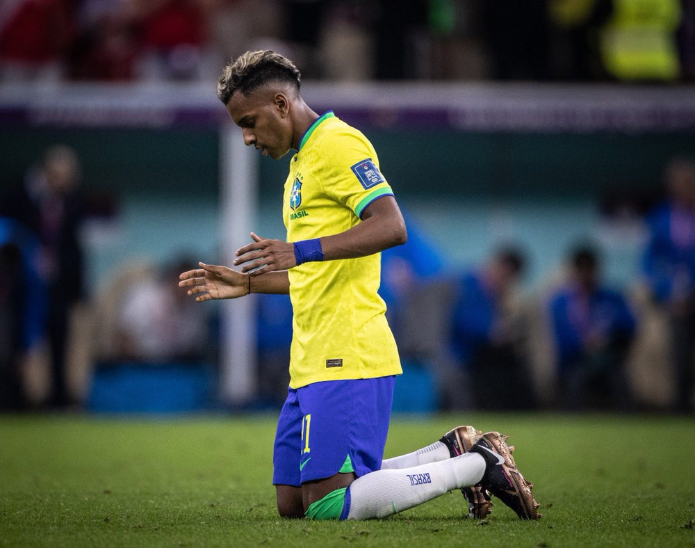 南宫28-包含内马尔连续七场比赛得分超过关键助攻，篮网挑战极限！的词条